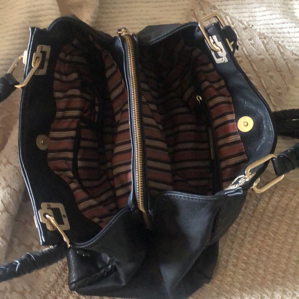 Big Budda Black purse with gold hardware and black tassel - Picture 4 of 6
